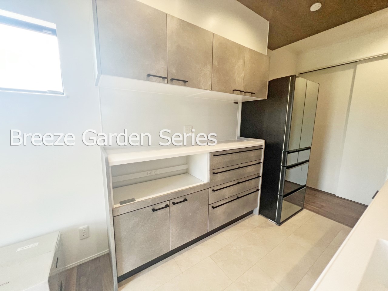 建物プラン例(内観)-TAISEIこだわりの参考プラン:キッチン後ろには様々なアイテムが仕舞える収納スペース付き^^