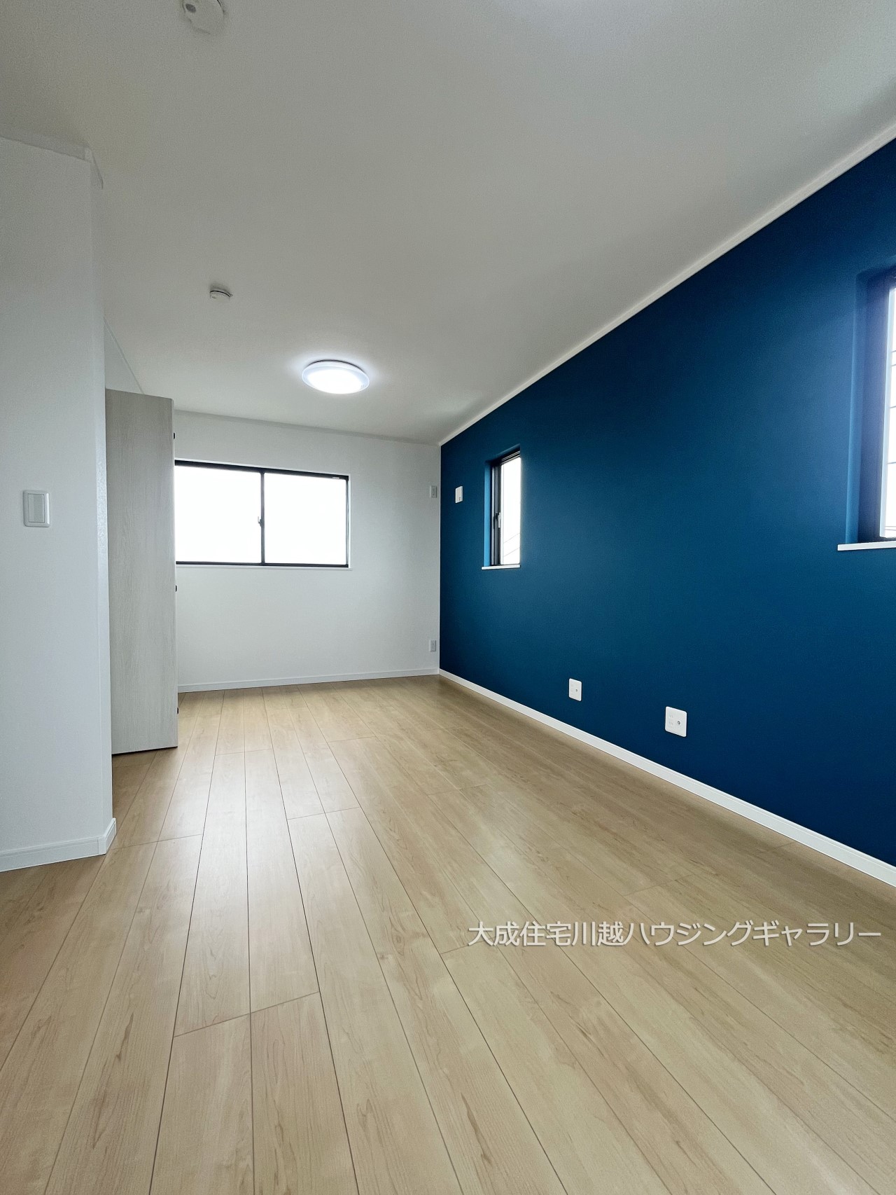 寝室-3階洋室9.5帖。間仕切り設置で2部屋に分けることができます。 現地写真2024.8.5撮影