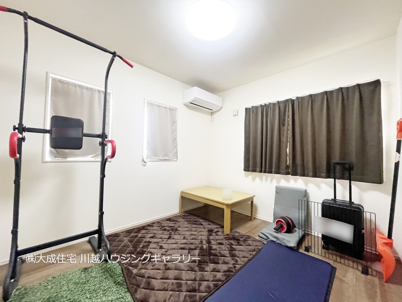 洋室-２階洋室５.２５帖。全居室南側・収納スペースあり。　現地写真2025.4.6撮影