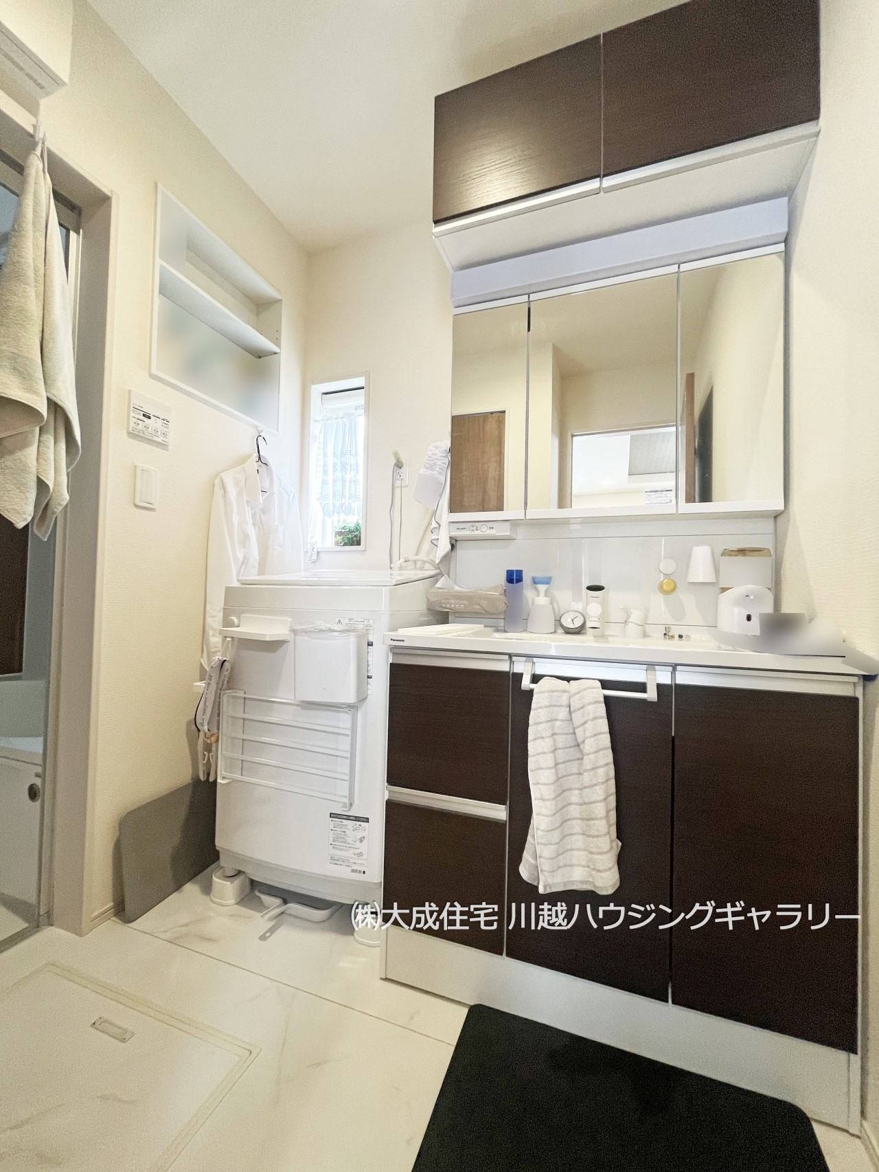 洗面台・洗面所-収納付き洗面化粧台。　現地写真2025.4.6撮影