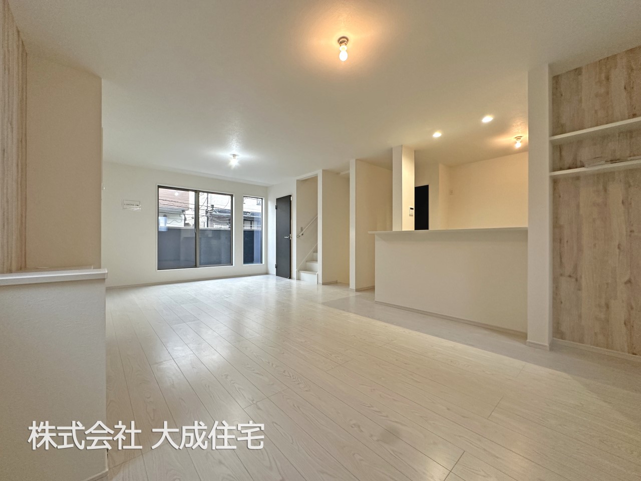 ダイニング-2階リビング・バルコニーに面しているため、陽当り通風良好です! 現地写真2025.10.9撮影