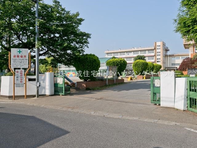 小学校(1600m)-川越市立高階南小学校(徒歩13分。教育目標:心豊かにたくましく生きる児童の育成)