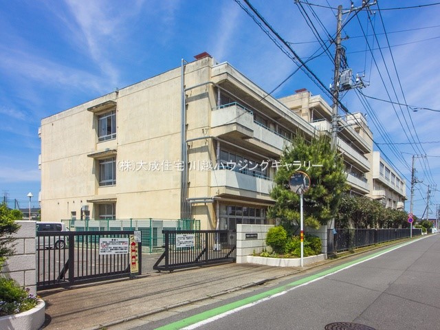 小学校(240m)-川越市立新宿小学校(めざす学校像:一人一人が輝き、ともに伸びゆく学校)
