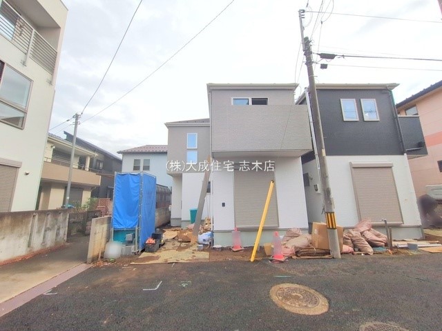 -１号棟：カースペース１台分ございます！　現地写真2025.12.25撮影