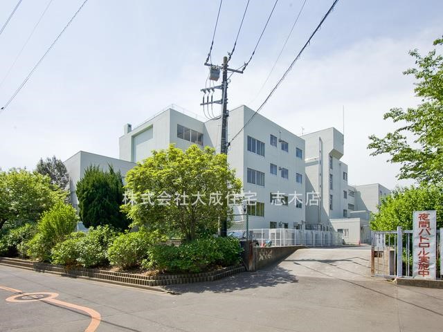 中学校(600m)-志木市立志木中学校(徒歩８分。部活で帰りが遅くなっても安心です！)